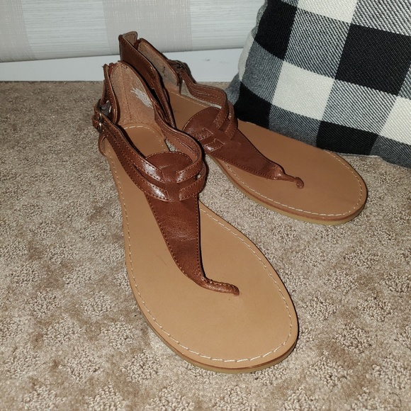 Lot of New Sandals - Picture 5 of 6